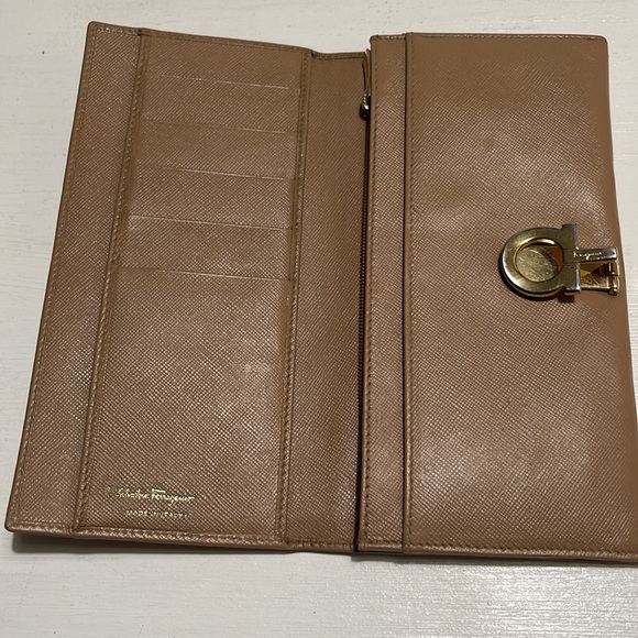 Salvatore Ferragamo Continental Wallet - Picture 15 of 15